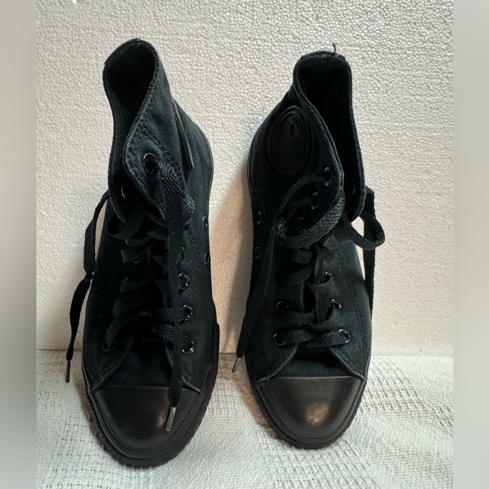 Converse All Stars Hi High Top Shoes Sneakers BLACK Size 2 boys or girls Youth - Picture 3 of 9